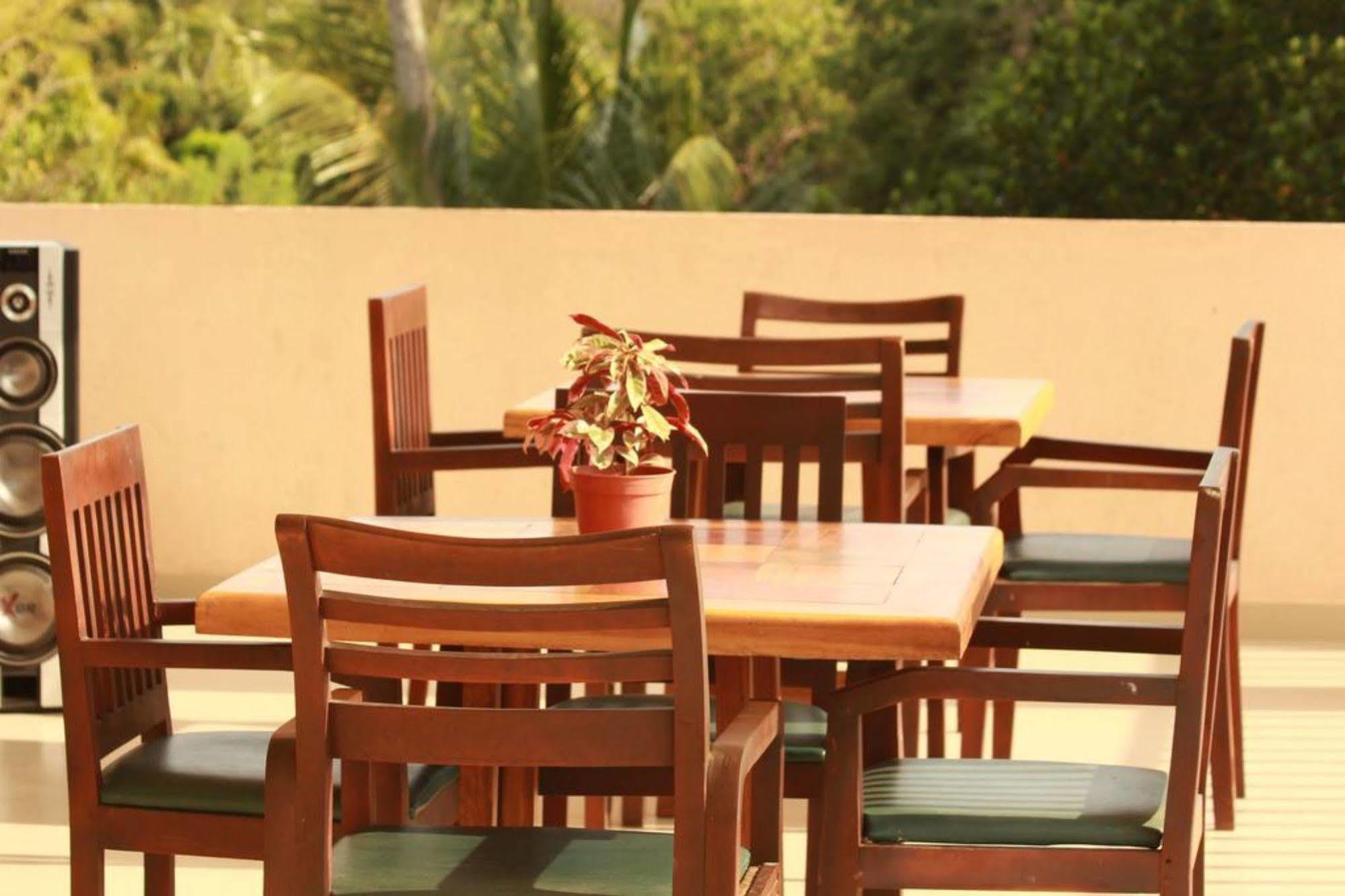 Pearl City Hotel Tissamaharama Dış mekan fotoğraf