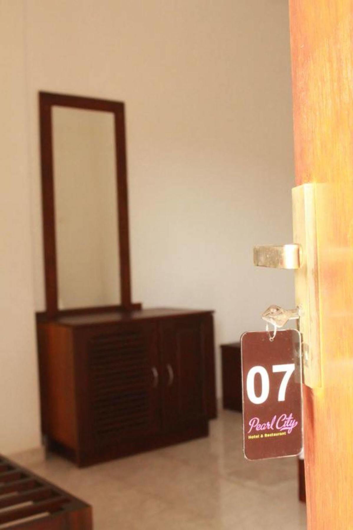 Pearl City Hotel Tissamaharama Dış mekan fotoğraf