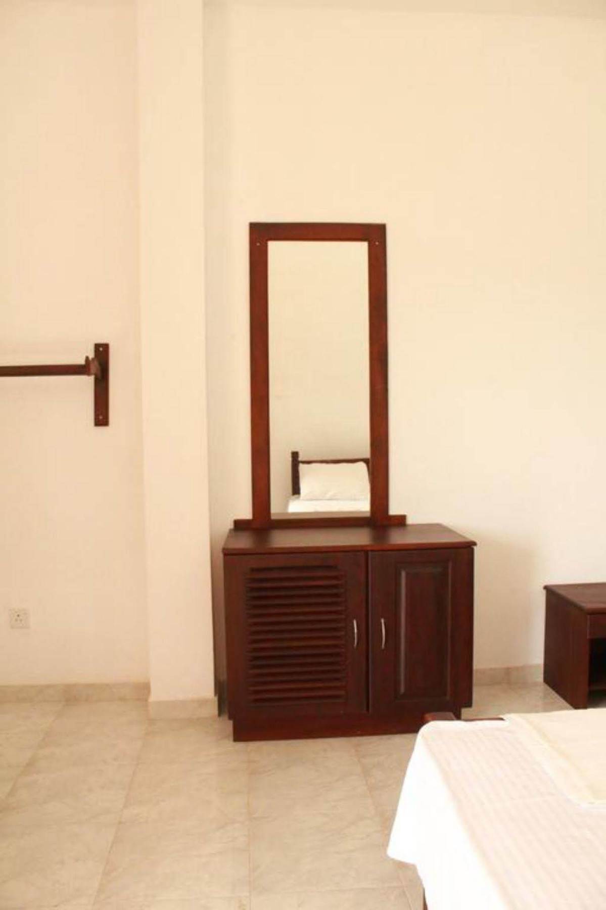 Pearl City Hotel Tissamaharama Dış mekan fotoğraf